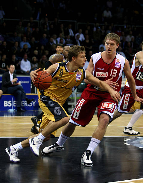 争夺更多荣 争夺更多荣